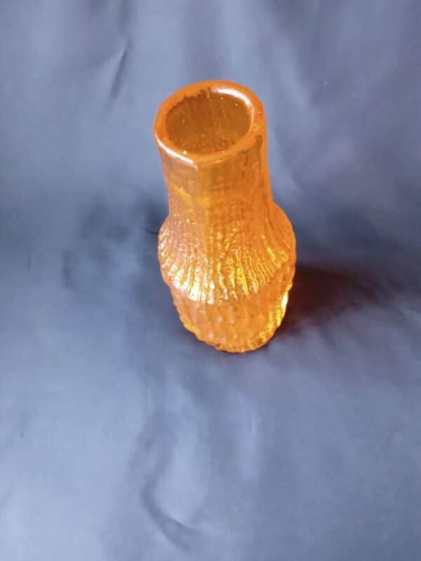 WHITEFRIARS ‘ORANGE GLOW’ BARK PATTERN VASE 20.25CM TALL. Antique Glassware 4