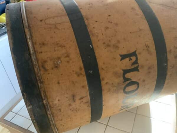 Toleware Flour tin container - Image 24
