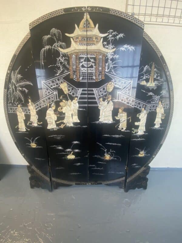 Large 20th century oriental screen Antique Furniture 4