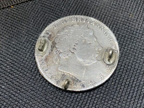 George 111 crown 1820 Brooch - Image 2
