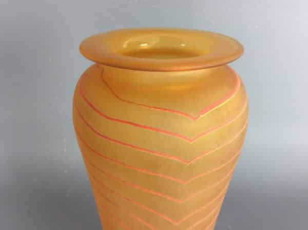 Will Shakspeare Glass Vase - Image 3
