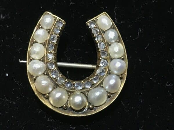 Diamonds & Pearls Good luck horseshoes brooch