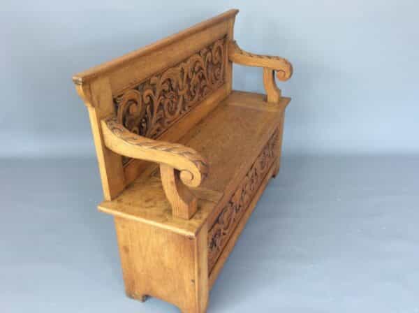 Small Arts and Crafts Oak Box Settle - Image 6