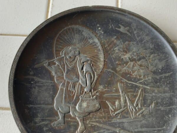 Japanese Momo serving dish Bronze Meiji period - Image 2