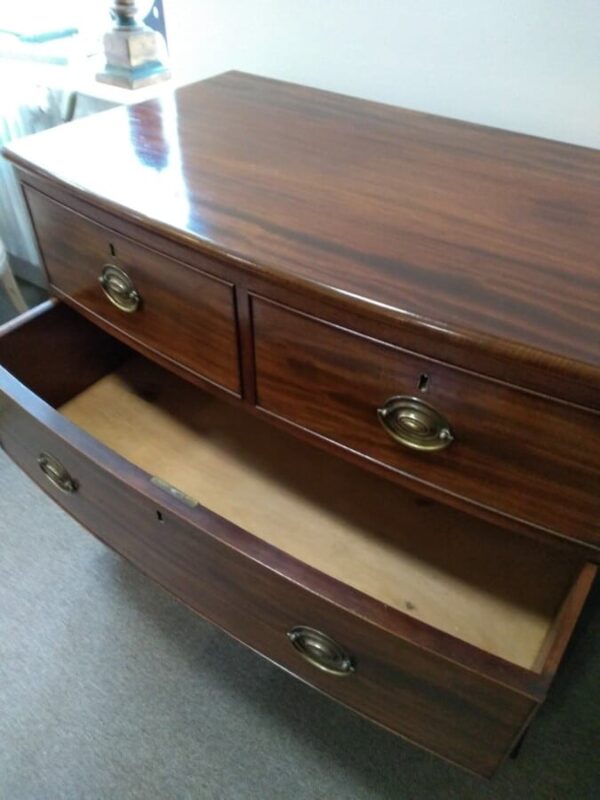 Bow Fronted Chest of Draws - Image 4