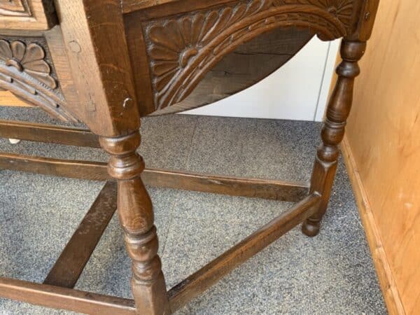 Credence table 1750’s oak peg jointed - Image 4