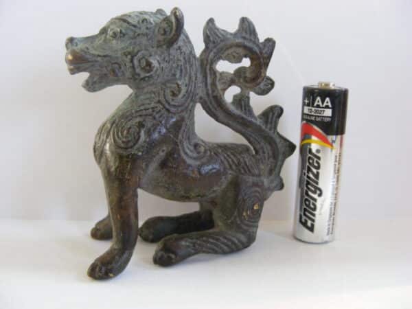 Rare ancient Chinese BRONZE Dog or Mythological Creature Temple Offering Votive or scroll weight - Image 5