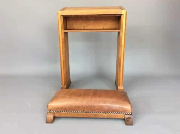 Robert 'Mouseman' Thompson Oak Prayer Desk - Image 4