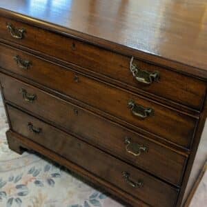 Four Draw Chest of Draws chest of drawers Antique Furniture