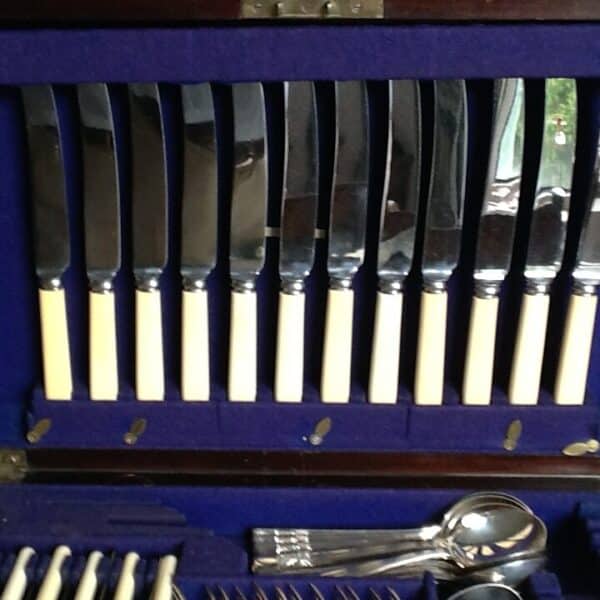 2 DRAWER BOXED SET of CUTLERY 100 pieces SHEFFIELD. ‘DE MONTFORT’ Antique Metals 7