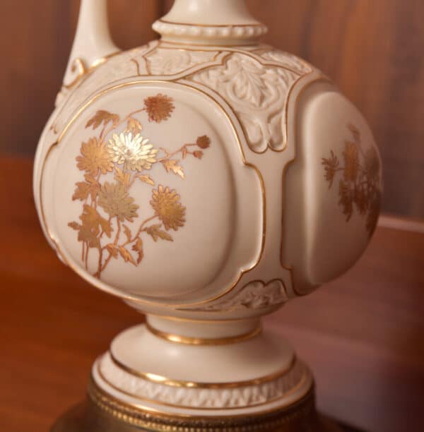 Royal Worcester Jug Lamp SAI2669 - Image 3