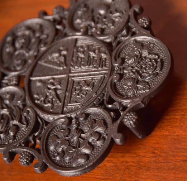 Cast Iron Trivet / Pot Stand SAI2670 - Image 4