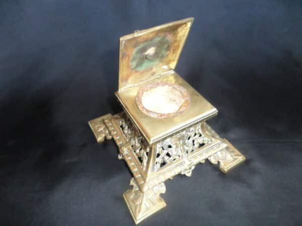 HEAVILY PIERCED BRASS INKWELL. EDWARDIAN - Image 3