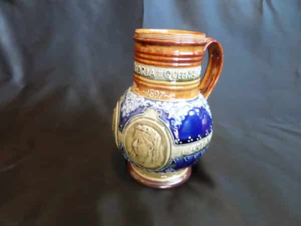 A ROYAL DOULTON COMMEMORATIVE QUEEN VICTORIA JUG Antique Ceramics 3