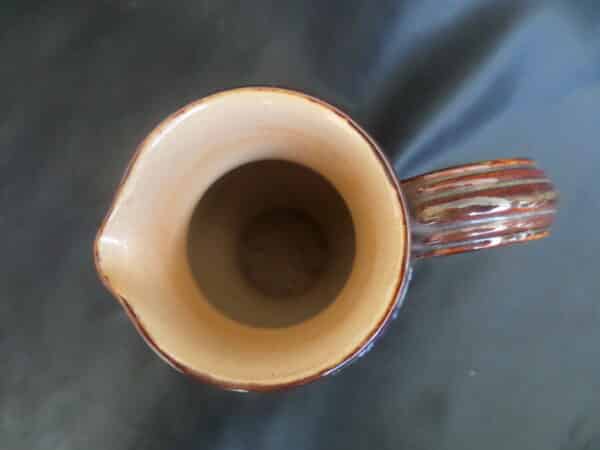A ROYAL DOULTON COMMEMORATIVE QUEEN VICTORIA JUG - Image 5