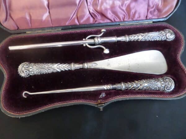 A VICTORIAN (1870) LADIES SHOE & GLOVE ACCESSORY Antique Collectibles 4