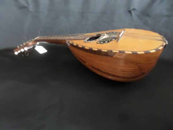 AN ITALIAN MANDOLIN-with strings! Antique Musical Instruments 4