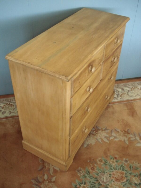 Large Edwardian Satin Walnut Chest in Outstanding Condition Antique Chest Of Drawers 4