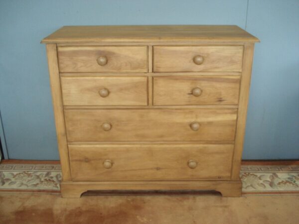 Large Edwardian Satin Walnut Chest in Outstanding Condition Antique Chest Of Drawers 3