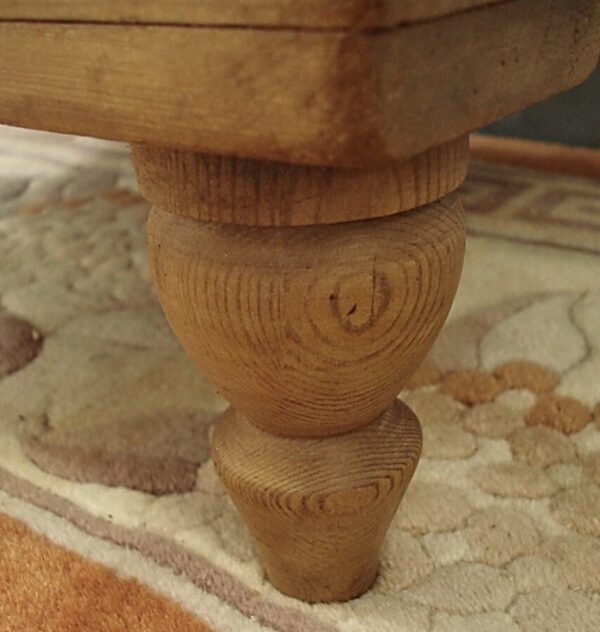 Seven graduated drawers to this Wellington style specimen chest. - Image 6