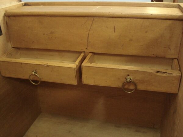 Early 19th Century pine blanket chest with interior drawers & candle Antique Chests 9