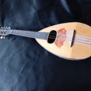 AN ITALIAN MANDOLIN. Strung and ready to play! Antique Musical Instruments