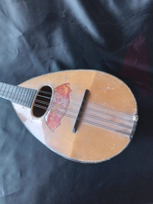 AN ITALIAN MANDOLIN. Strung and ready to play! - Image 2