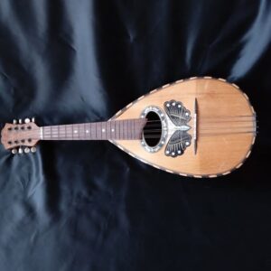 AN ITALIAN MANDOLIN. Fully Strung–Nice Tone. Antique Musical Instruments