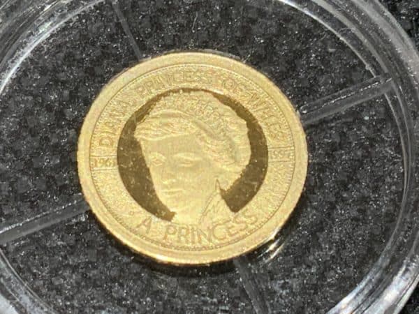 Lady Diana Spencer “ Portrait of A Princess “ Gold Coin Antique Collectibles 3