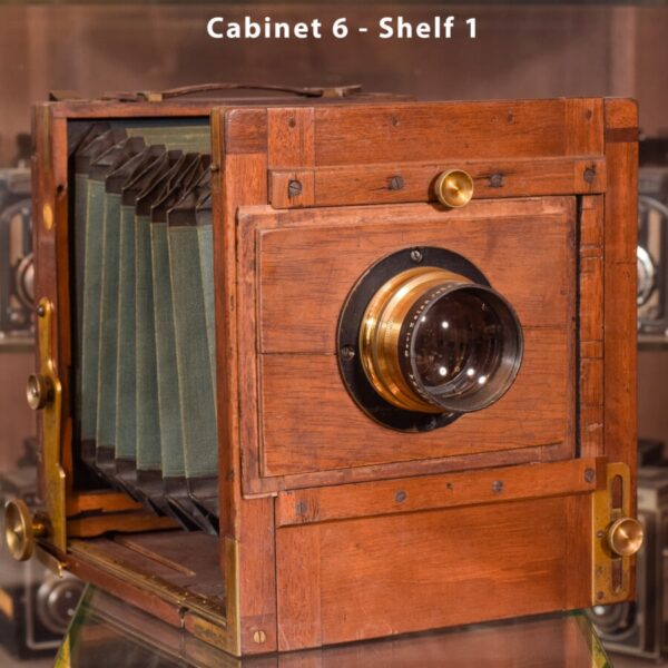 Exceptionally Rare Private Collection of 402 Vintage Cameras - Image 9