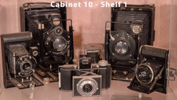 Exceptionally Rare Private Collection of 402 Vintage Cameras - Image 40