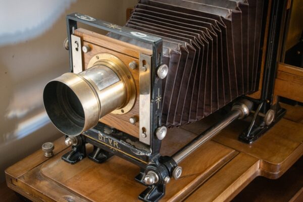Exceptionally Rare Private Collection of 402 Vintage Cameras - Image 50