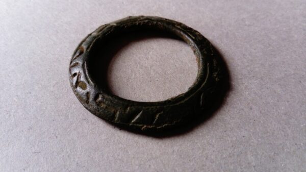 Extremely RARE ancient Islamic Bronze Archer’s Thumb Ring c1,000 years old KUFIC inscription ancient Antiquities 7