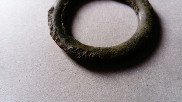 Extremely RARE ancient Islamic Bronze Archer’s Thumb Ring c1,000 years old KUFIC inscription ancient Antiquities 8