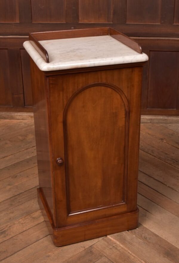 Victorian Mahogany Bedside Cabinet / Pot Cupboard SAI2707