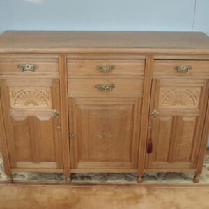 Edwardian Sideboard – Four Drawers and Three Doors Antique Dressers