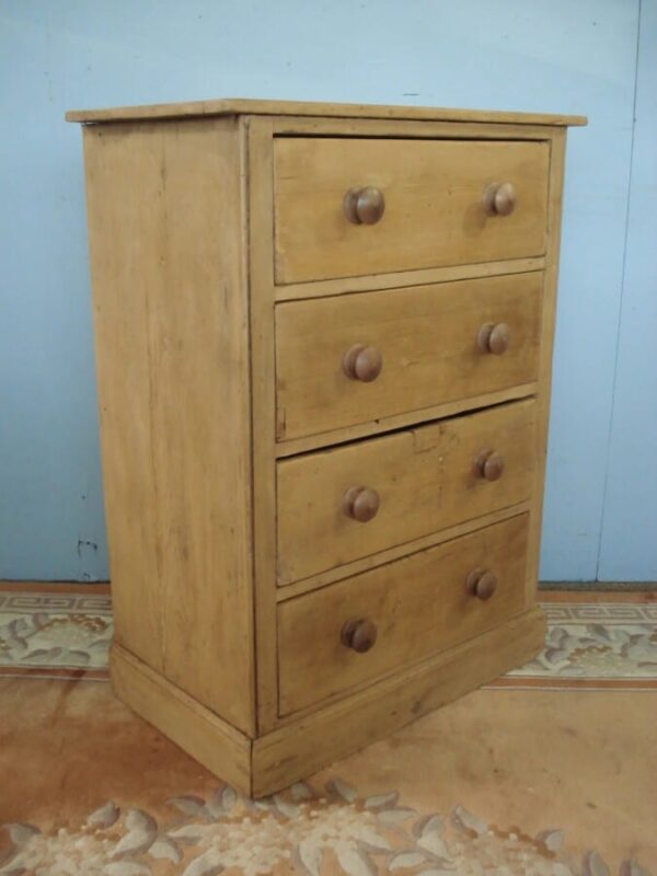 Narrow 19th Century Graduated Four Drawer Chest Antique Chest Of Drawers 3
