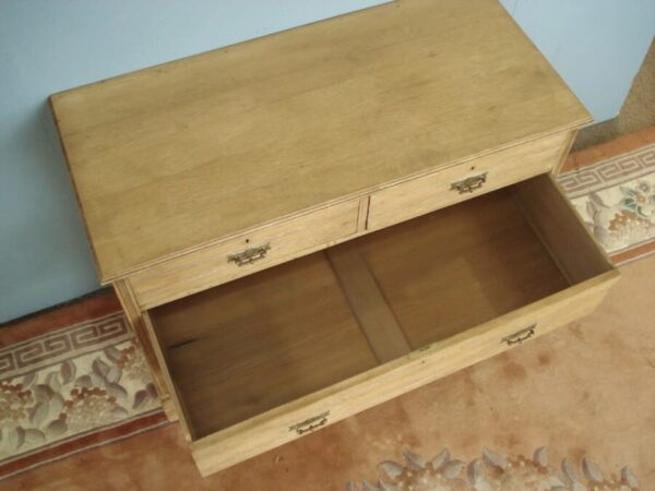 Edwardian Solid Oak Four Drawer Chest. A lighter tone & a waxed finish. Antique Chest Of Drawers 6