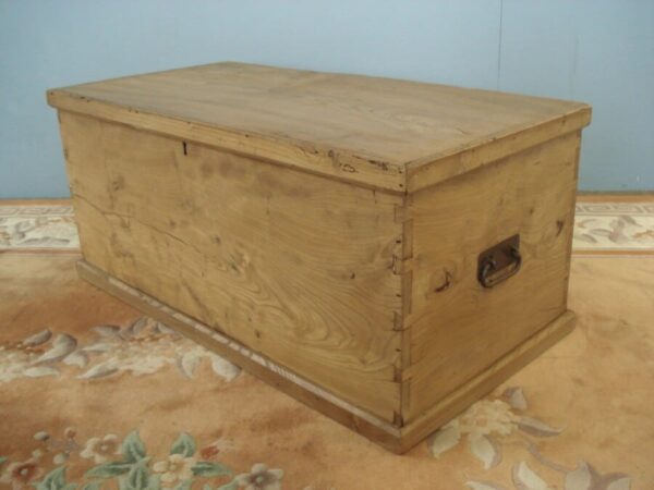 Beautiful Elm Six Plank 19th Century Blanket Chest Antique Chests 8