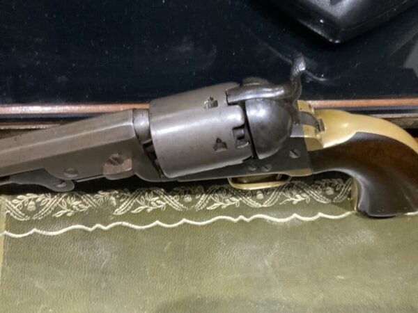 Colt percussion revolver Navy .36 Antique Guns 12
