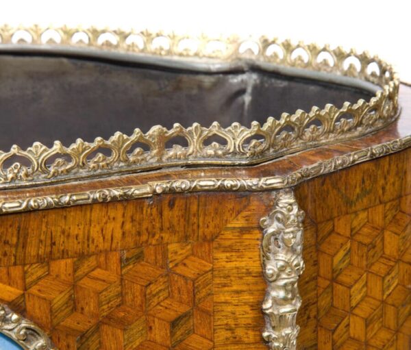 19thCentury French Walnut parquetry table planter - Image 4