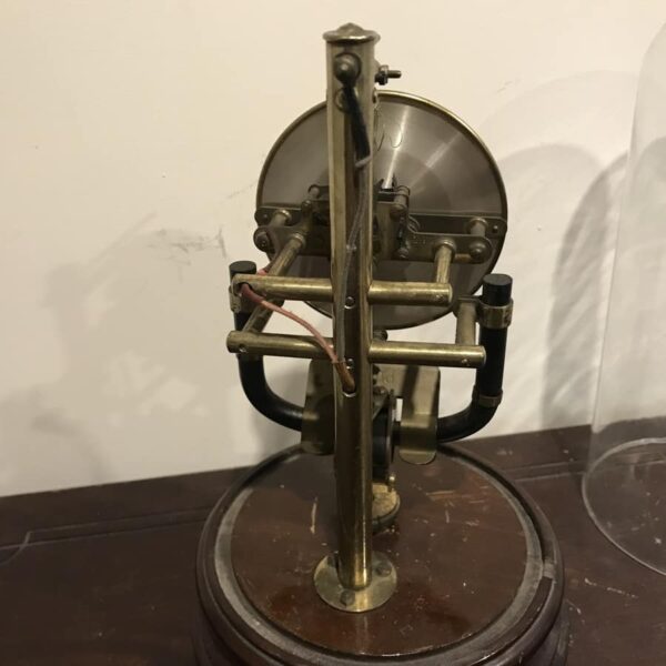 Bulle electric driven glass domed clock - Image 5