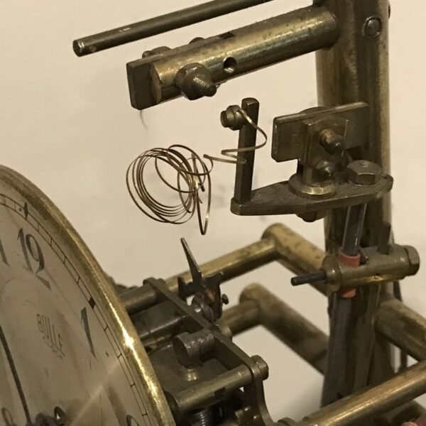 Bulle electric driven glass domed clock - Image 9