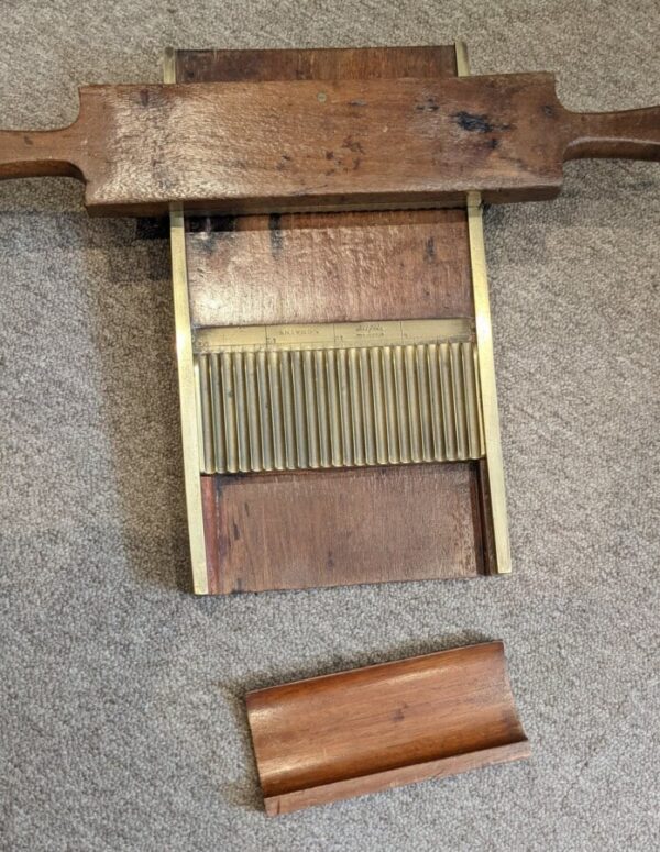 Mahogany Pill Roller - Image 2