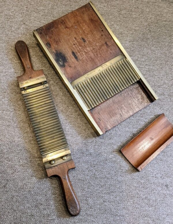 Mahogany Pill Roller - Image 3