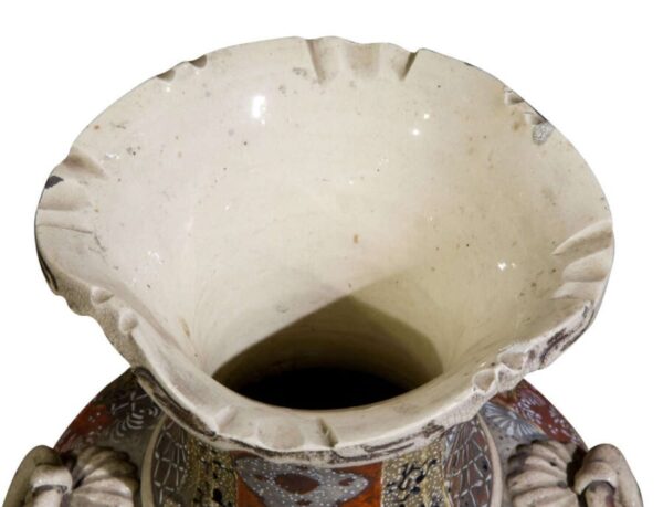 A large Japanese satsuma vase - Image 6
