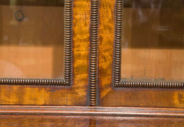 A very fine Regency figured mahogany 2 part bookcase - Image 2