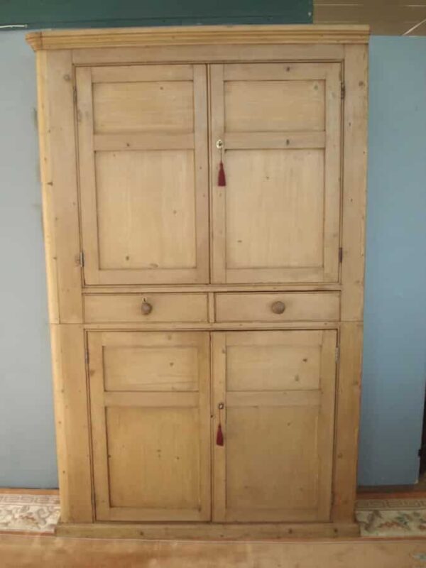 A Magnificent Early 19th Century Pine Four Door cupboard Antique Cupboards 3