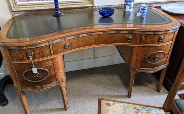 Kidney Shaped Desk Antique, Walnut, Antique Furniture 3