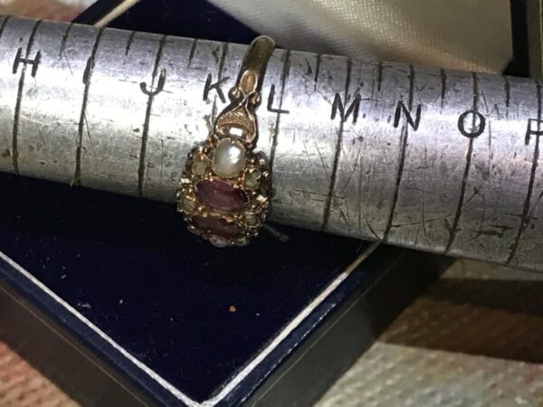 Rubies Diamonds & Pearls 18CT GOLD RING - Image 7